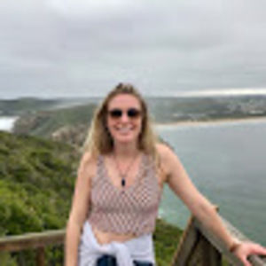 Meet your Posher, Olivia